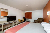 Motel 6 Waterloo, IA
