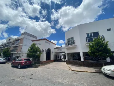 Hotel Zacatecas Courts Hotels in 