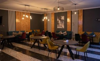 KRich Hotel Aktobe - Housity