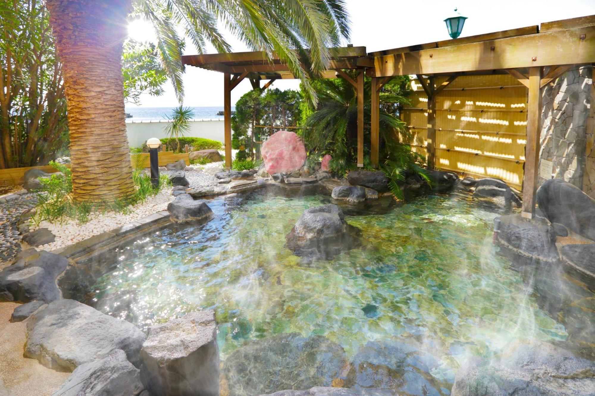 【无烟】高级日式客房，铺有10张榻榻米，设有可欣赏海景的室内浴池