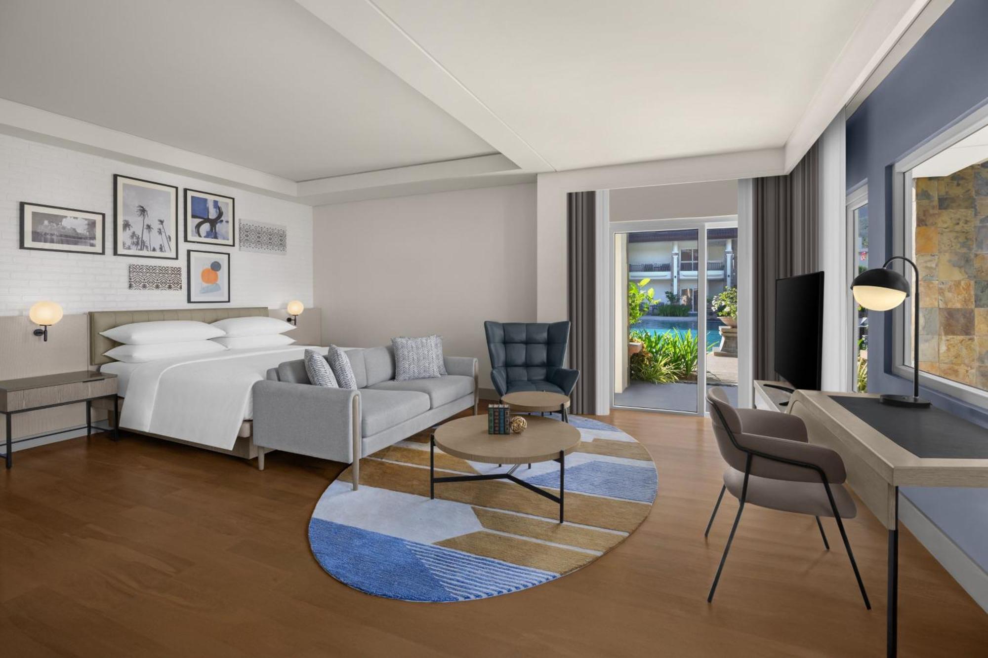 小型特大床套房 - 带阳台