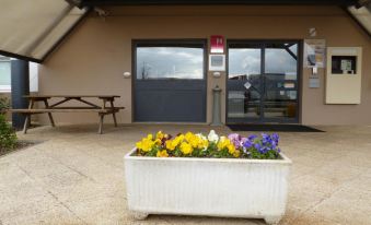 hotelF1 Evreux Sud - Housity