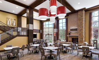 ClubHouse Hotel and Suites - Housity