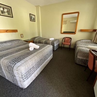 Family Room Bucketts Way Motel Promo Code