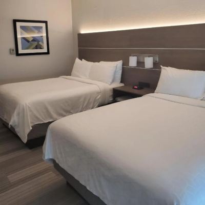 Suite With Two Queen Beds And Mobility Accessible Tub Holiday Inn Express & Suites San Antonio-West-SeaWorld Area, an IHG Hotel Promo Code