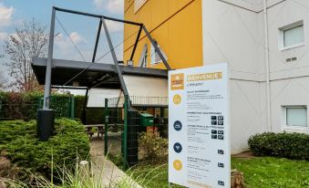Première Classe Plaisir Gatines - Housity