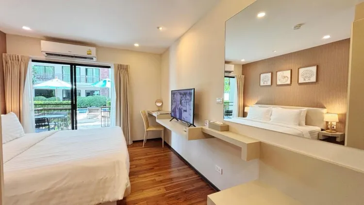 สตูดิโอพร้อมทางเข้าสระว่ายน้ำ