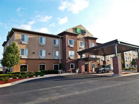 Route 66 Inn & Suites