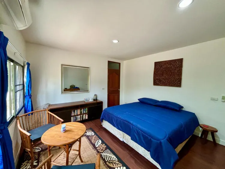 ห้องดีลักซ์ เตียงใหญ่ 1 เตียง