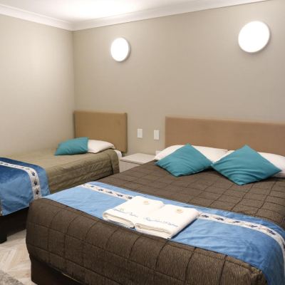 Premium Interconnecting Room (Ground Floor) Sapphire Palms Motel Promo Code