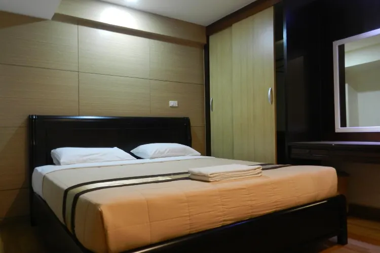 ห้องนอนสามห้อง