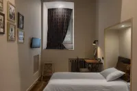 Brick Walls Hotel