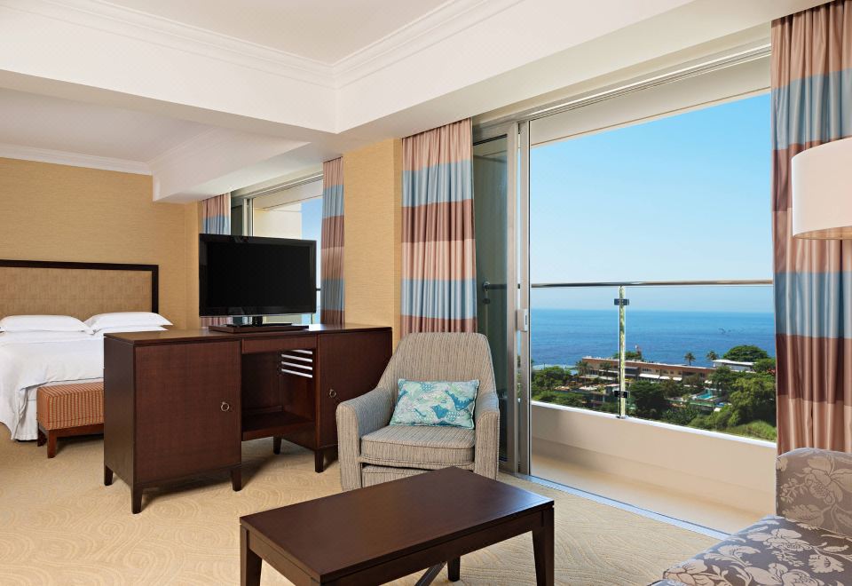 俱乐部特大床房 （带阳台） 禁烟