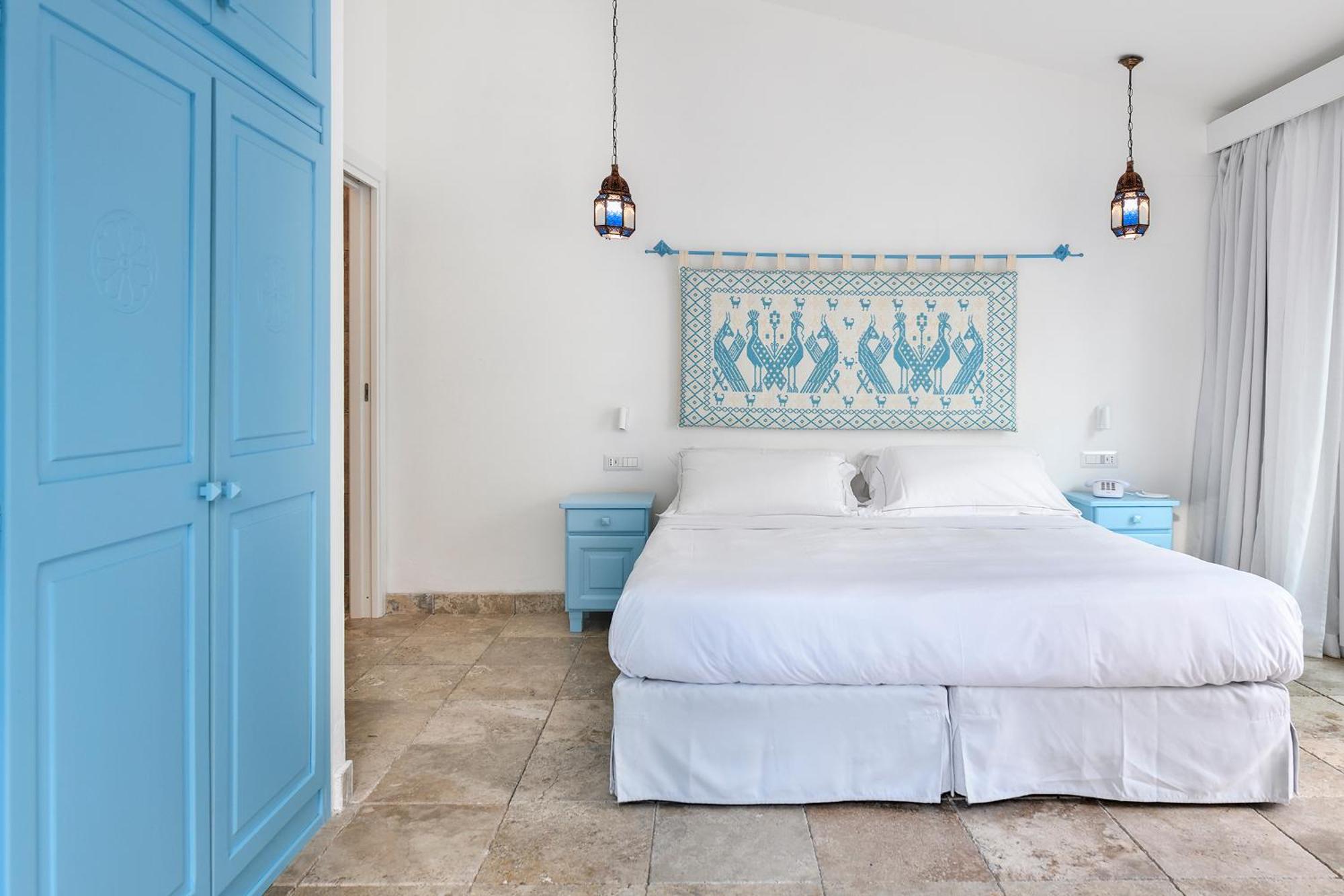 家庭间（2位成人+ 1名小童）