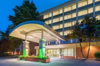 Holiday Inn Express & Suites CHARLOTTESVILLE by IHG Отели в г. 