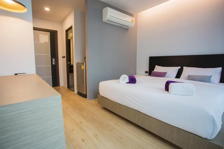 ห้องดีลักซ์ เตียงใหญ่ 1 เตียง