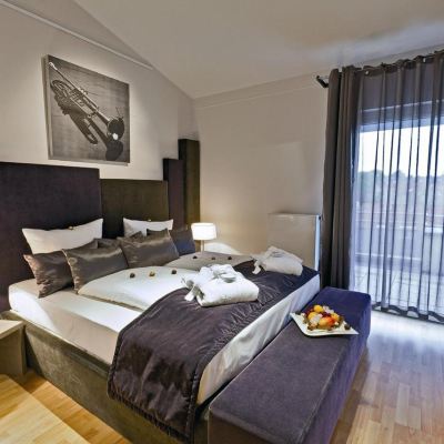 Deluxe Suite Art Hotel Superior Promo Code