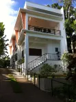 Lola's Guest House