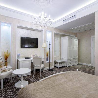 Business Double/Twin Hotel Voyage Promo Code