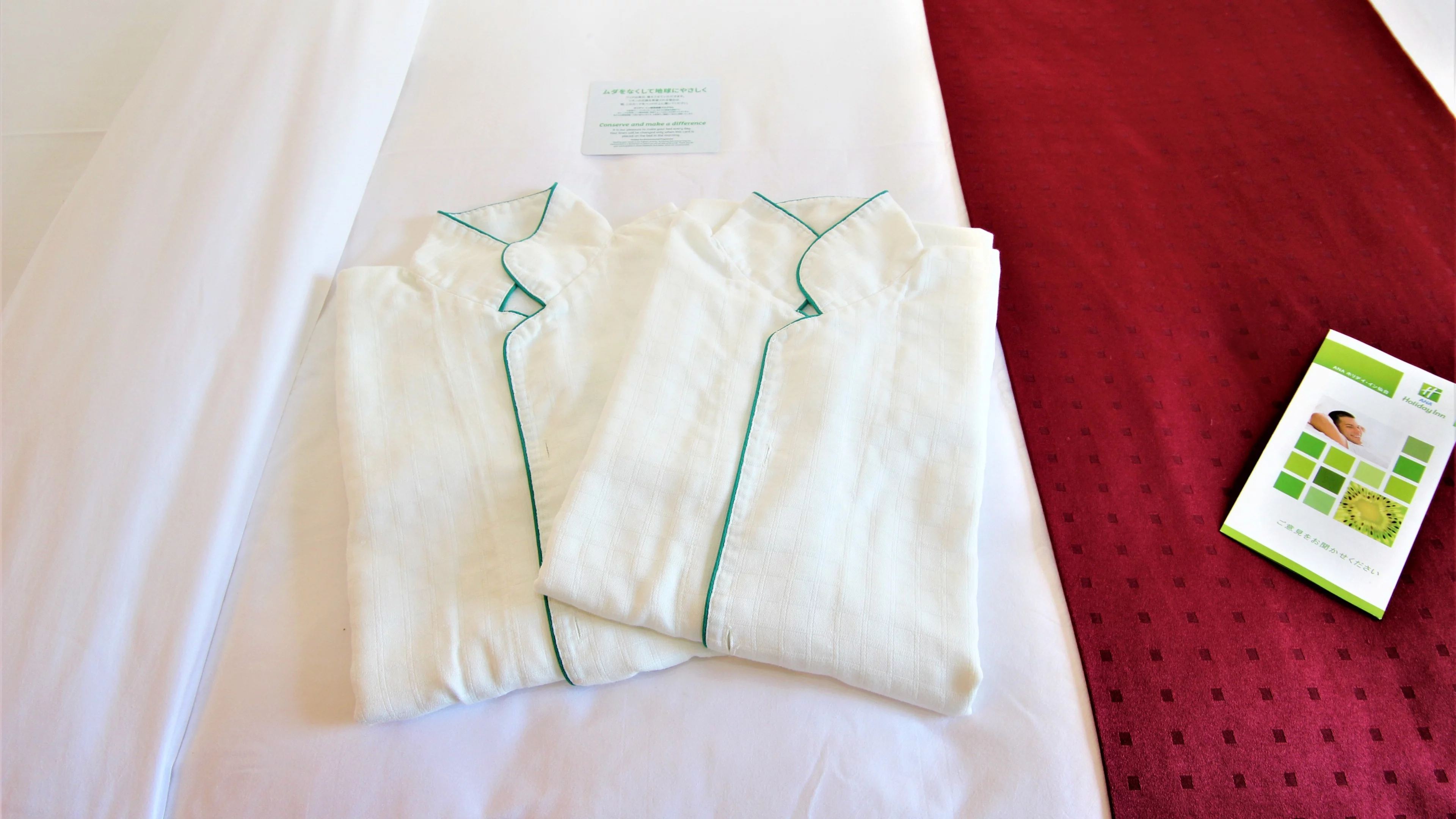 高层标准特大床房