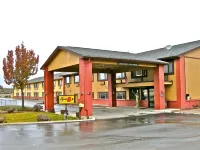 Super 8 by Wyndham Baker City Hotels in 