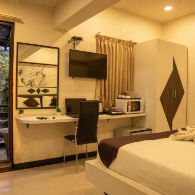 Luxury Room with Balcony 4 SEASONS SUITES JP NAGAR Promo Code