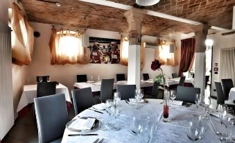 Hotel Maranello Village - Housity