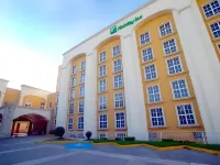 Holiday Inn MONCLOVA by IHG Hotel di 