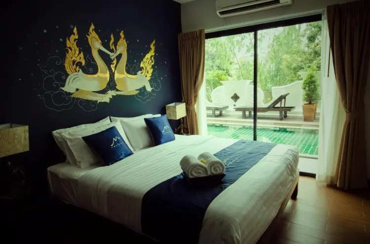 ห้องดีลักซ์ พร้อมทางลงสระว่ายน้ำ