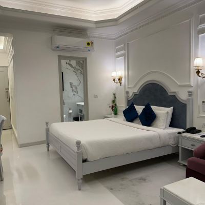 Terrace Luxury Double-Smoking Hotel Hillock Promo Code