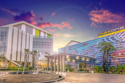 MaxOne Hotel & Resort Makassar