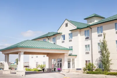 Ramada by Wyndham Estevan Hotels in 