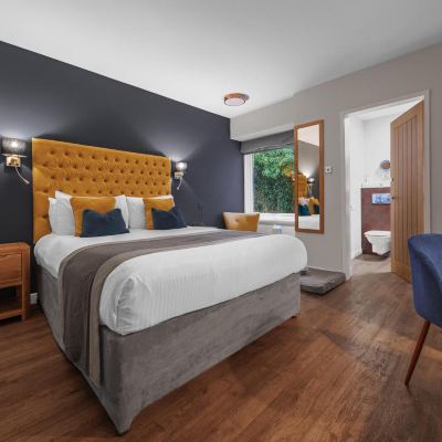 Classic King Room-Non-Smoking Crooklands Hotel Promo Code
