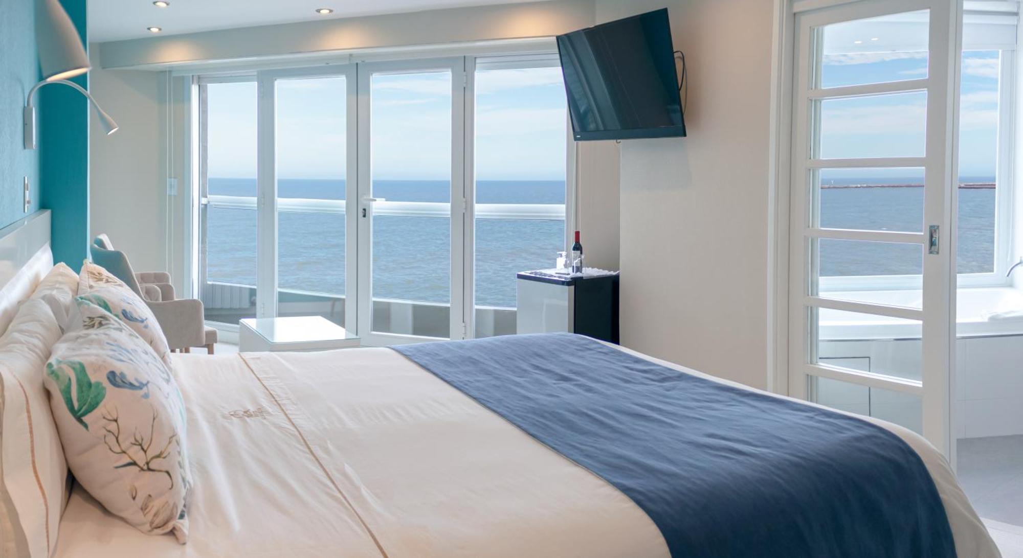 Hotel Las Rocas海景套房