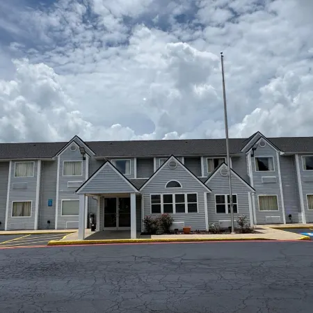 Americas Best Value Inn and Suites Ada