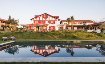 Hôtel INDARRA & SPA - Piscine - Housity