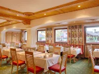 Hotel Appartement Roggal Hotels in Lech