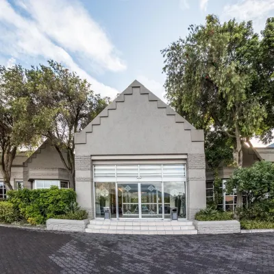 City Lodge Hotel Pinelands Hoteles cerca de Estadio Athlone
