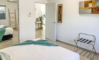 ZEN GARDEN - COZY 2-BR + Modern Design w/ Aircon - Housity