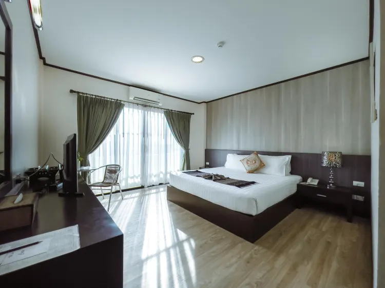 ห้องซูพีเรียร์ เตียงใหญ่ 1 เตียง