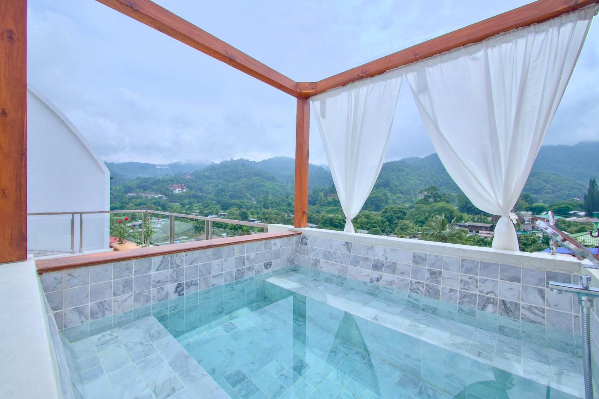 108 Villa Pong Yang特大床房（带阳台）