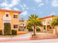Sun Harbour Boutique Hotel Hotels in Surfside
