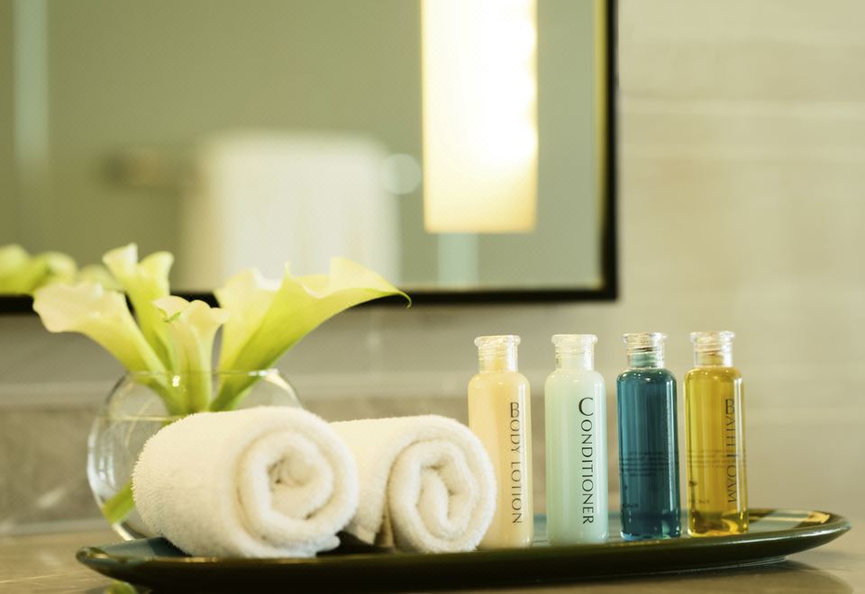 Mövenpick Siam Hotel Na Jomtien PattayaPremium Twin Room with Sea View