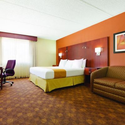 King Room-Accessible-Non-Smoking Radisson Hotel Akron/Fairlawn Promo Code