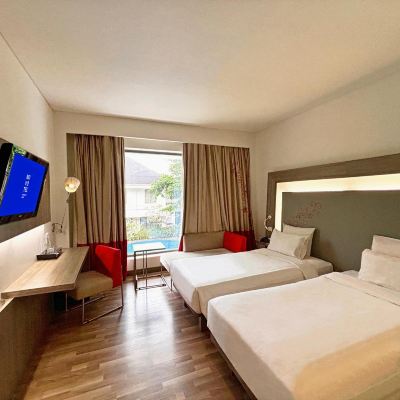 泳池景高級雙床間 諾富特馬辰港機場酒店優惠