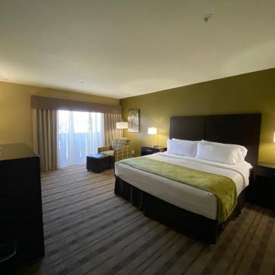 Suite with Balcony and Lake View Pagosa Lodge Promo Code