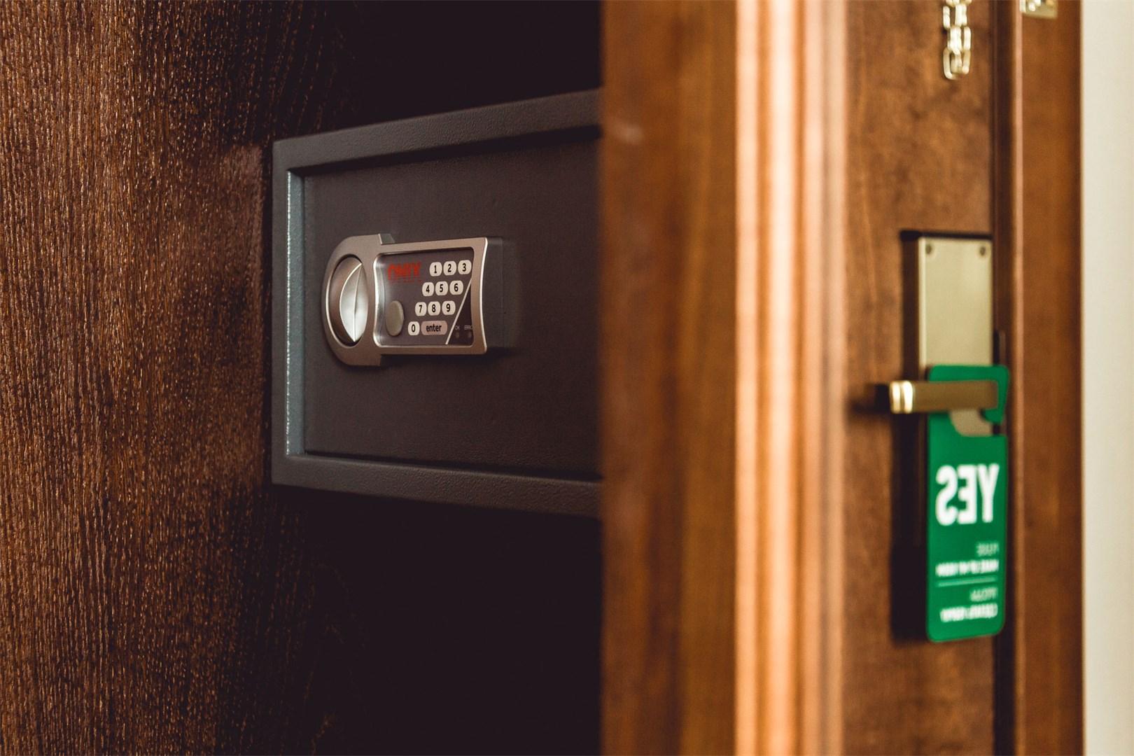 高级双人/双床间