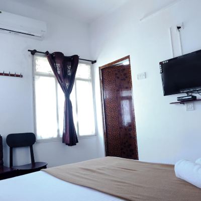 Deluxe Room with Balcony La Maison Royale Promo Code