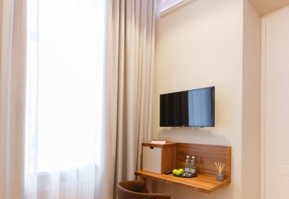 套房配有双人床