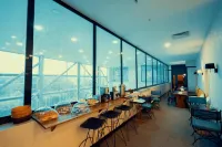 Roof 264 Hotel & Suites